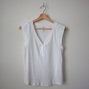 Sonoma Ribbed V-Neck Tee | M